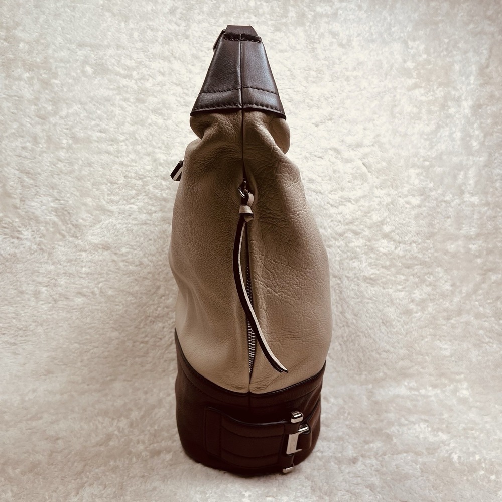 B Makowsky Bucket Shoulder Bag Large Pebbled Leather Cream Brown Zipper Purse - Picture 4 of 15